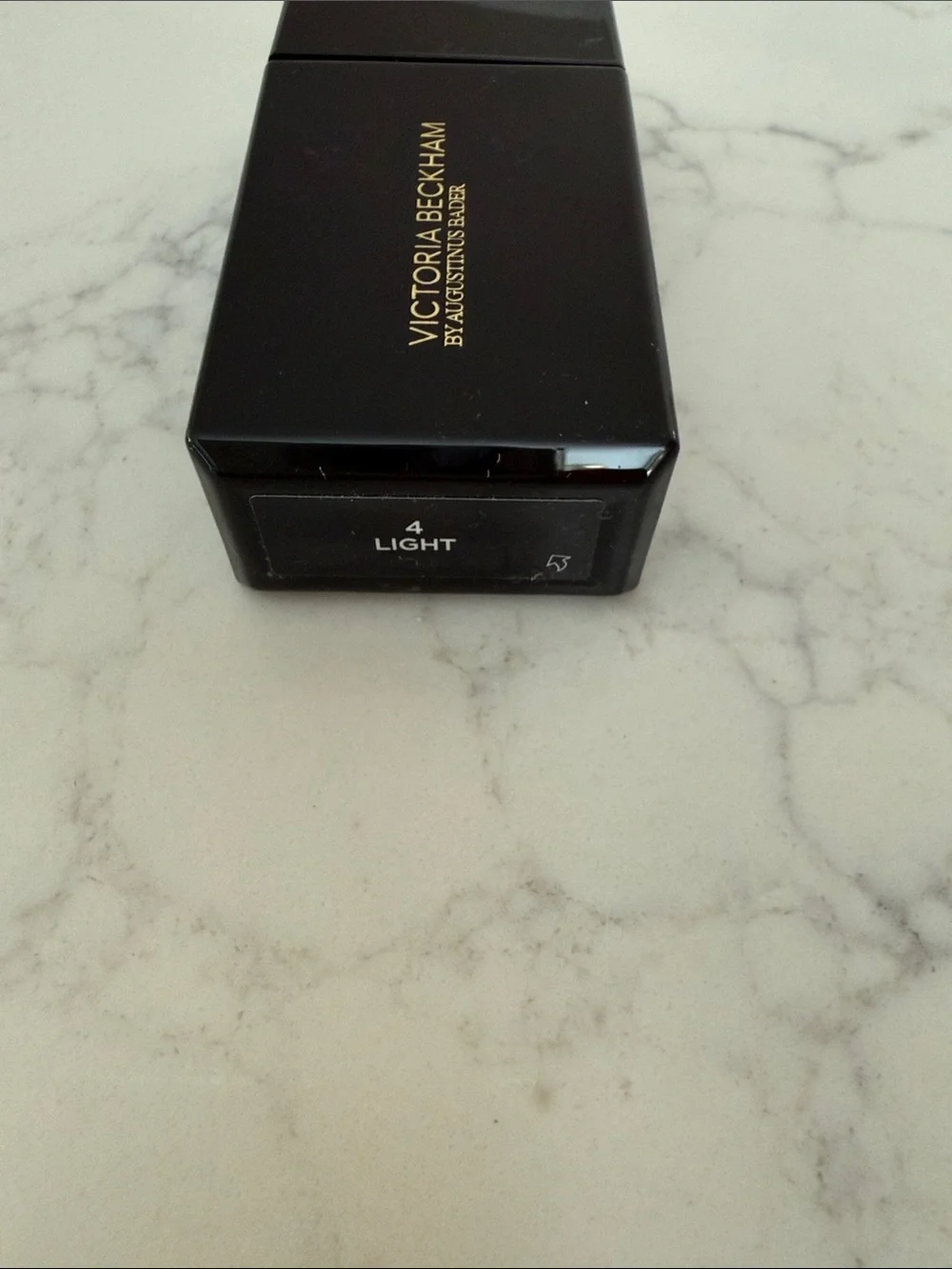Victoria Beckham The Foundation Drops Light 4